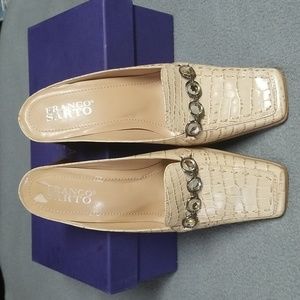 Franco Sarto Women's Embossed Croc Leather Mule. Color Cream..Size 6M